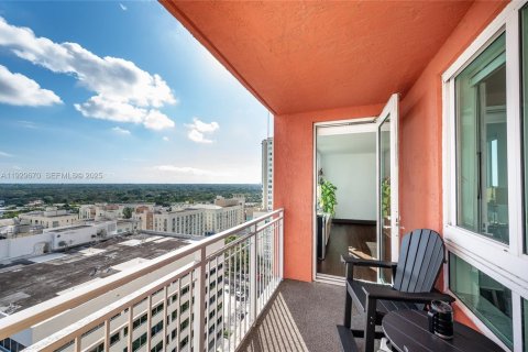 Condo in Miami, Florida, 2 bedrooms № 1989647 - photo 12