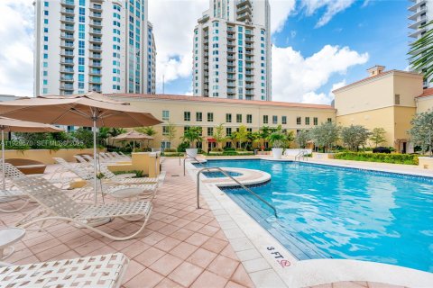 Condo in Miami, Florida, 2 bedrooms № 1989647 - photo 22