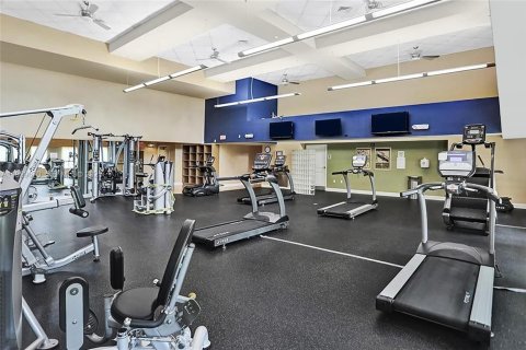 Condo in Miami, Florida, 2 bedrooms № 1989647 - photo 16