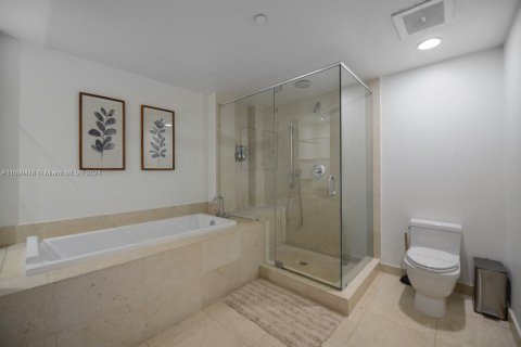 Condominio en venta en Miami, Florida, 2 dormitorios, 135.54 m2 № 1868111 - foto 15