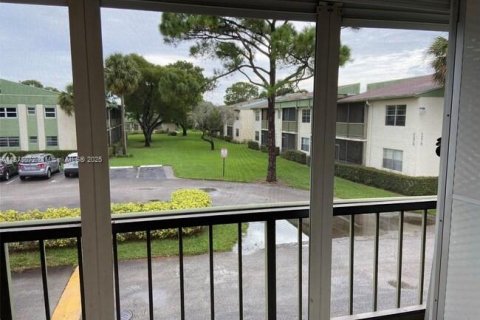 Condo in Coral Springs, Florida, 1 bedroom  № 1923080 - photo 11