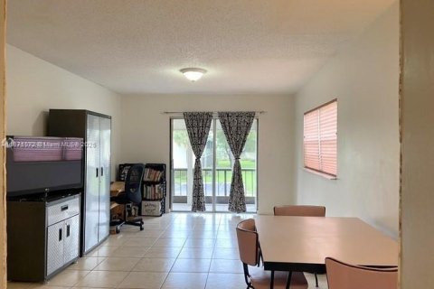 Copropriété à louer à Coral Springs, Floride: 1 chambre, 63.17 m2 № 1923080 - photo 2