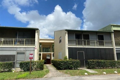 Condo in Coral Springs, Florida, 1 bedroom  № 1923080 - photo 14