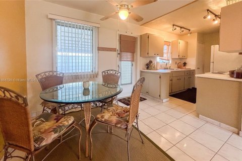 Condominio en alquiler en Hollywood, Florida, 1 dormitorio, 56.86 m2 № 1893077 - foto 4