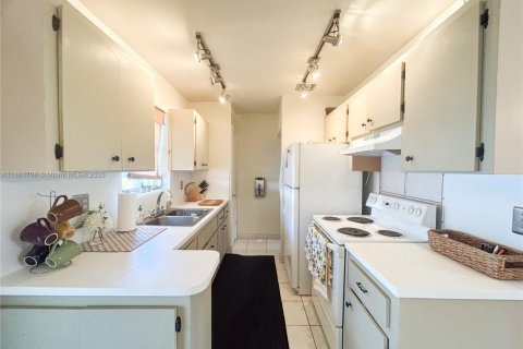 Condominio en alquiler en Hollywood, Florida, 1 dormitorio, 56.86 m2 № 1893077 - foto 5