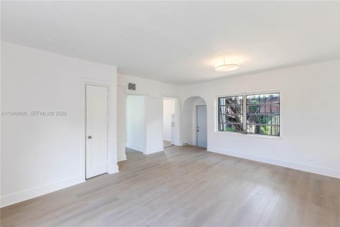 Купить коммерческую недвижимость в Майами, Флорида 138.98м2, № 2005908 - фото 12