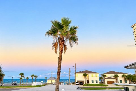 House in Daytona Beach, Florida 3 bedrooms, 177.91 sq.m. № 2420380 - photo 4