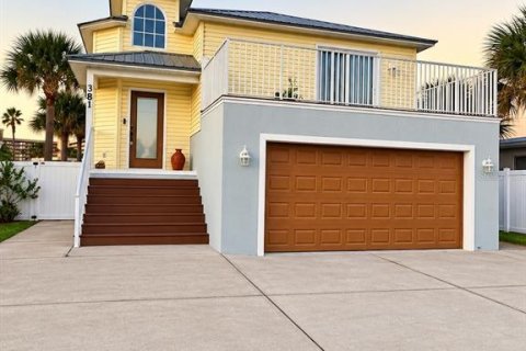 House in Daytona Beach, Florida 3 bedrooms, 177.91 sq.m. № 2420380 - photo 2