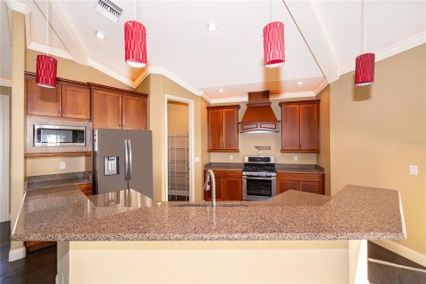 House in Grand Island, Florida 3 bedrooms, 221.39 sq.m. № 2196087 - photo 20