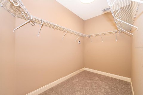 House in Grand Island, Florida 3 bedrooms, 221.39 sq.m. № 2196087 - photo 23