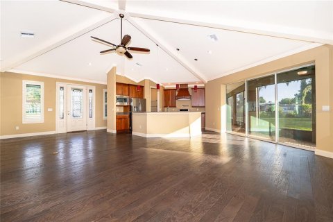 House in Grand Island, Florida 3 bedrooms, 221.39 sq.m. № 2196087 - photo 16