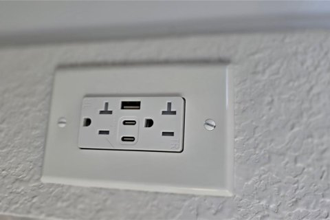 Купить виллу или дом в Даннеллон, Флорида 7 комнат, 153.1м2, № 1572583 - фото 14