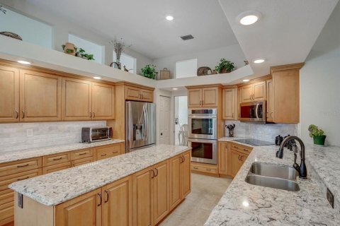 House in Palm Harbor, Florida 4 bedrooms, 271.46 sq.m. № 1900129 - photo 15