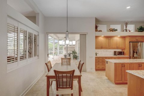 House in Palm Harbor, Florida 4 bedrooms, 271.46 sq.m. № 1900129 - photo 12