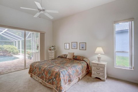 House in Palm Harbor, Florida 4 bedrooms, 271.46 sq.m. № 1900129 - photo 25