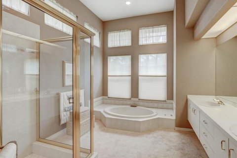 House in Palm Harbor, Florida 4 bedrooms, 271.46 sq.m. № 1900129 - photo 27