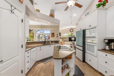 Villa ou maison à vendre à Punta Gorda, Floride: 3 chambres, 216 m2 № 2151564 - photo 11