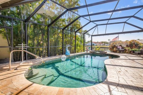 Villa ou maison à vendre à Punta Gorda, Floride: 3 chambres, 216 m2 № 2151564 - photo 2