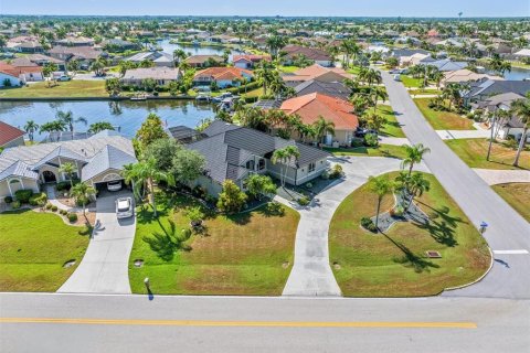 Villa ou maison à Punta Gorda, Floride 3 chambres, 216 m2 № 2151564