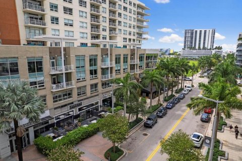 Condo in Miami, Florida, 1 bedroom  № 1963650 - photo 2
