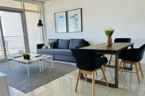 Condo in Miami, Florida, 1 bedroom  № 1963650 - photo 17