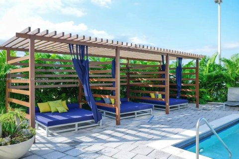 Condo in Miami, Florida, 1 bedroom  № 1963650 - photo 8