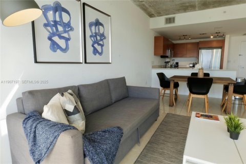 Condo in Miami, Florida, 1 bedroom  № 1963650 - photo 24