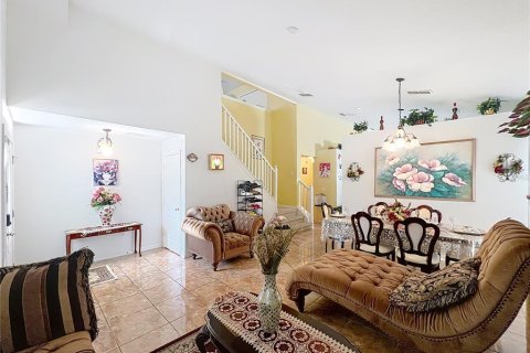 House in Orlando, Florida 4 bedrooms, 264.4 sq.m. № 1786861 - photo 5