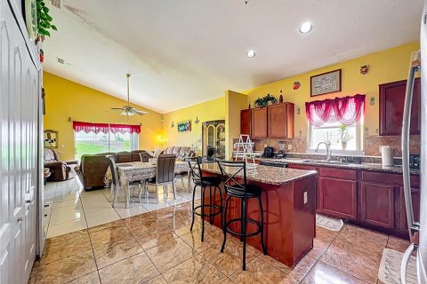 House in Orlando, Florida 4 bedrooms, 264.4 sq.m. № 1786861 - photo 9