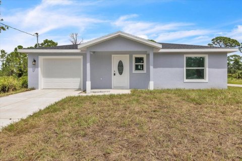 House in Punta Gorda, Florida 2 bedrooms, 89.37 sq.m. № 2103317 - photo 2