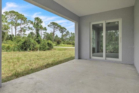 House in Punta Gorda, Florida 2 bedrooms, 89.37 sq.m. № 2103317 - photo 23