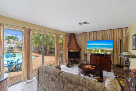 Casa en venta en Hollywood, Florida, 4 dormitorios, 152.64 m2 № 1855284 - foto 10