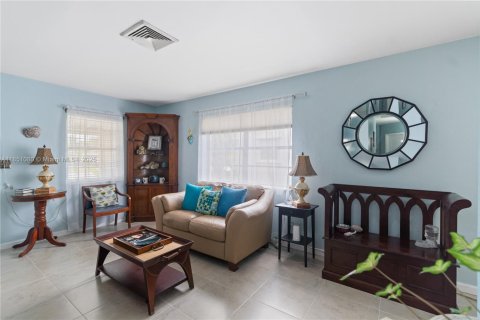 Casa en venta en Hollywood, Florida, 4 dormitorios, 152.64 m2 № 1855284 - foto 4