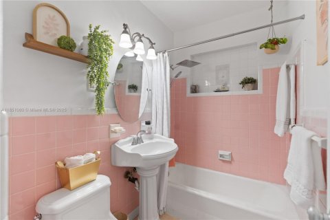 Casa en venta en Hollywood, Florida, 4 dormitorios, 152.64 m2 № 1855284 - foto 17