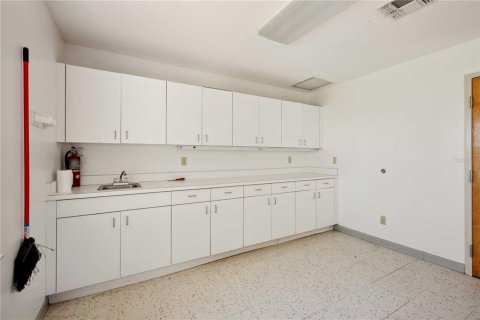 Propiedad comercial en venta en Dade City, Florida, 549.7 m2 № 1597966 - foto 29