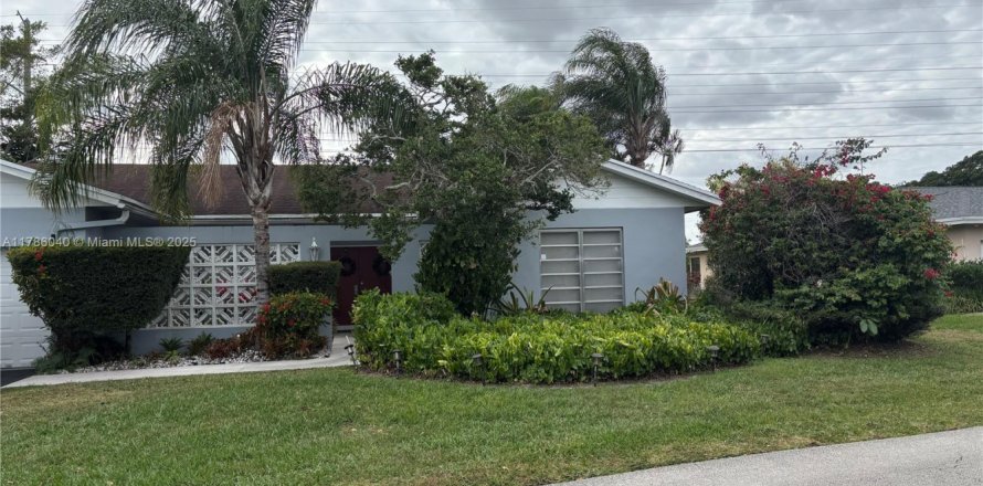 Villa ou maison à Tamarac, Floride 4 chambres, 222.5 m2 № 1863000