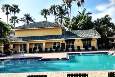 Copropriété à vendre à Pompano Beach, Floride: 3 chambres, 108.7 m2 № 1454214 - photo 3