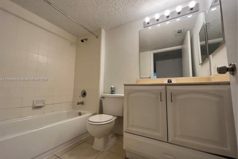 Copropriété à vendre à Pompano Beach, Floride: 3 chambres, 108.7 m2 № 1454214 - photo 9