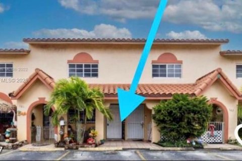 Copropriété à louer à Hialeah, Floride: 2 chambres, 91.04 m2 № 1991001 - photo 4