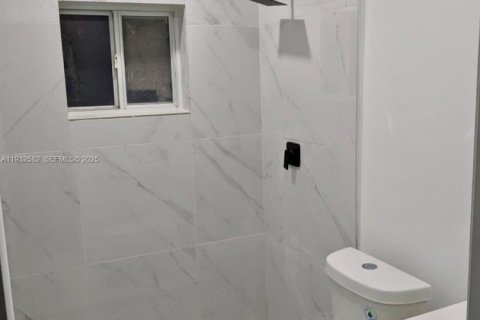 Copropriété à louer à Hialeah, Floride: 2 chambres, 91.04 m2 № 1991001 - photo 11