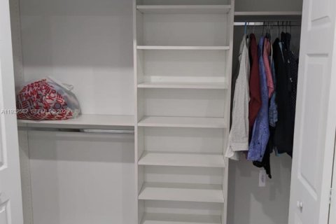 Copropriété à louer à Hialeah, Floride: 2 chambres, 91.04 m2 № 1991001 - photo 8