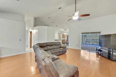 House in Lecanto, Florida 4 bedrooms, 200.95 sq.m. № 2195371 - photo 12