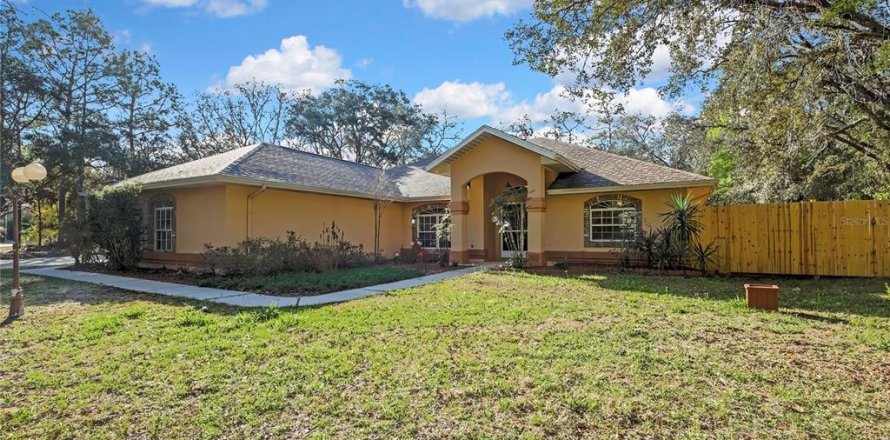 House in Lecanto, Florida 4 bedrooms, 200.95 sq.m. № 2195371