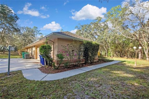 House in Lecanto, Florida 4 bedrooms, 200.95 sq.m. № 2195371 - photo 9