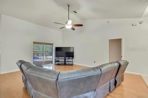 House in Lecanto, Florida 4 bedrooms, 200.95 sq.m. № 2195371 - photo 13