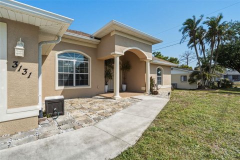 House in Venice, Florida 3 bedrooms, 169.27 sq.m. № 2142014 - photo 4