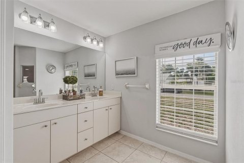 House in Venice, Florida 3 bedrooms, 169.27 sq.m. № 2142014 - photo 17