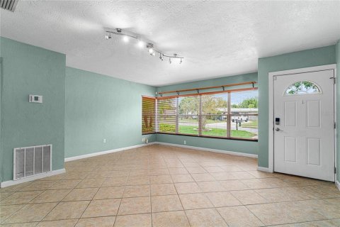 Casa en venta en Tampa, Florida, 3 dormitorios, 178.47 m2 № 1853518 - foto 8