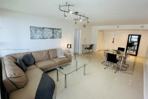 Condominio en venta en Miami Beach, Florida, 2 dormitorios, 89.19 m2 № 1978424 - foto 2