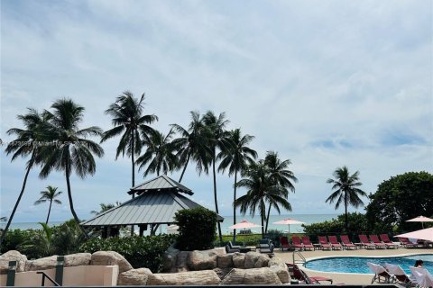 Condominio en venta en Miami Beach, Florida, 2 dormitorios, 89.19 m2 № 1978424 - foto 21